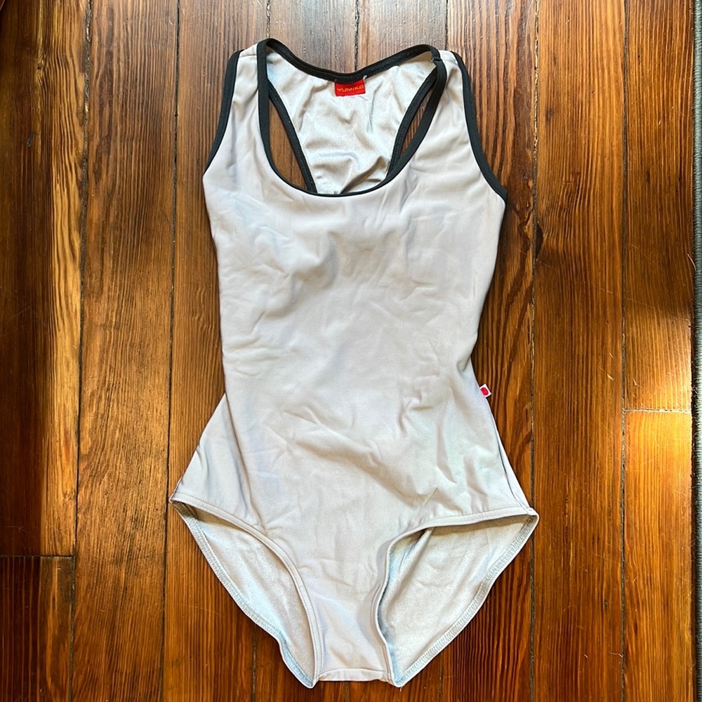 Yumiko Alex silver and grey M